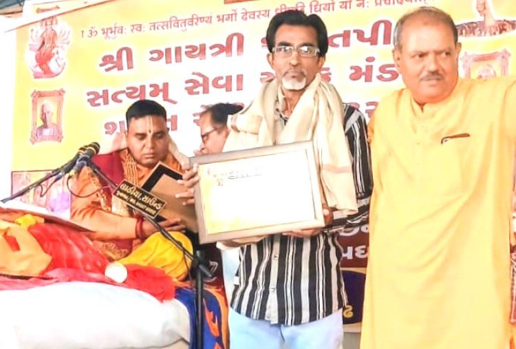 સોરઠીયા વાણંદ સમાજનાં આગેવાનોનું સન્માન કરવામાં આવ્યું