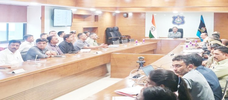 રાજ્યના પોલીસ વડાના અધ્યક્ષસ્થાને ‘સાયબર સેન્ટર ઓફ એક્સેલન્સ’ની સમીક્ષા બેઠક યોજાઈ