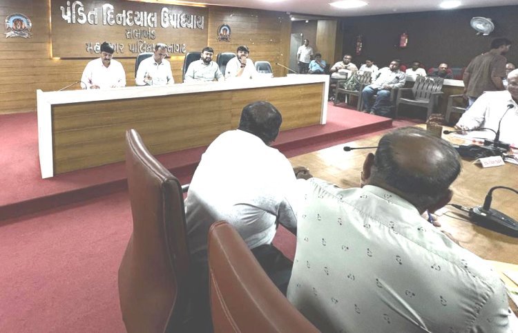 સ્ટેન્ડીંગ કમીટીનાં ચેરમેનની ગેરહાજરીમાં જૂનાગઢ મનપાનું જનરલ બોર્ડ મળ્યું : વિવિધ પ્રશ્ને વિપક્ષનું આક્રમક વલણ