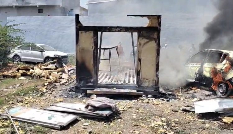 વેરાવળ નજીક ડારી રોડ પર આવેલ ગેરેજમાં ભીષણ આગ લાગી