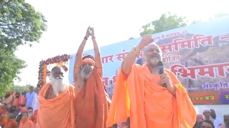 વેચાશે નહીં તેવા લોકોને સનાતન સંરક્ષક સમીતીમાં લેવાશે : મહેશગીરી બાપુ