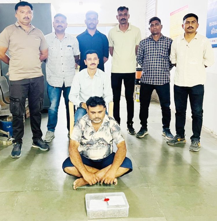 યાત્રાધામ દ્વારકામાં રહેણાંક મકાનમાંથી ગાંજાના જથ્થા સાથે એક શખ્સ ઝડપાયો