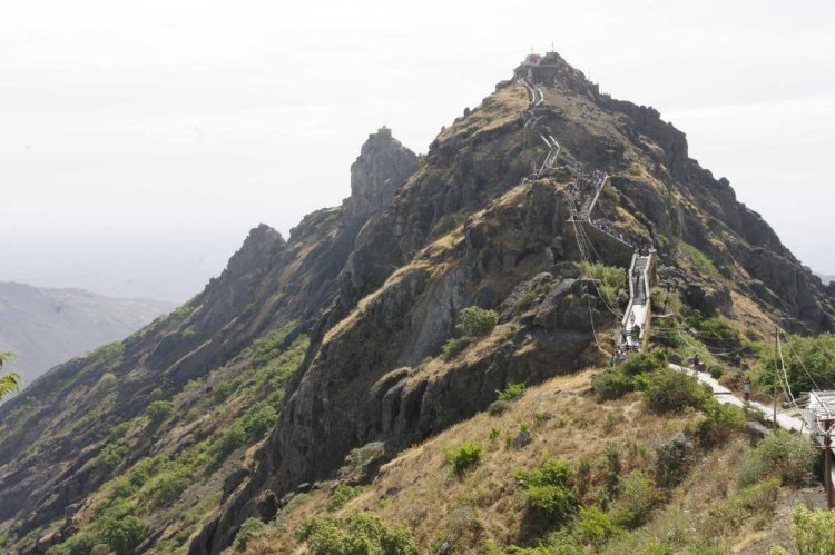 ગિરનાર કોઈના બાપની જાગીર નથી, સમગ્ર હિન્દૂ સમાજની આસ્થાનું કેન્દ્ર છે