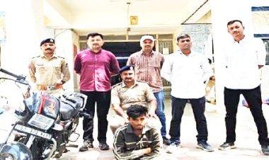 દ્વારકામાંથી રૂા. 1.02 કરોડના 2.053 કિલો ચરસના જથ્થા સાથે એક શખ્સની અટકાયત કરતી પોલીસ 