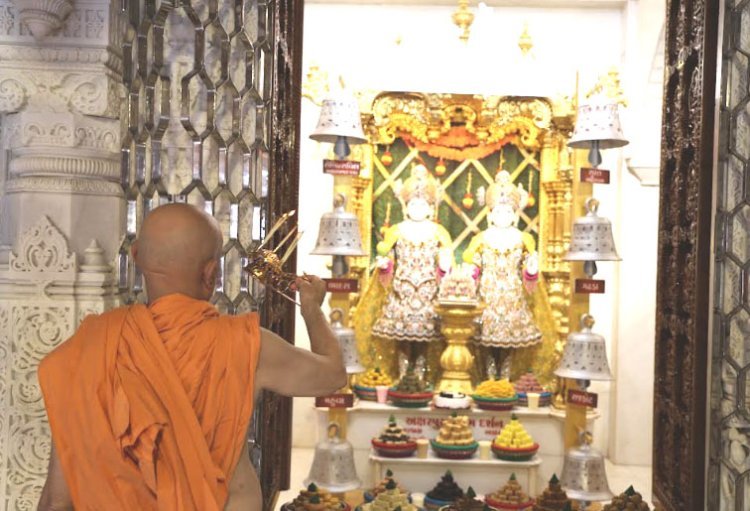 જૂનાગઢ BAPS સ્વામિનારાયણ મંદિરનો વીસમો  પાટોત્સવ ૨૫૧ યજ્ઞકુંડની  આહૂતિ સાથે ધામધૂમપૂર્વક ઉજવાયો