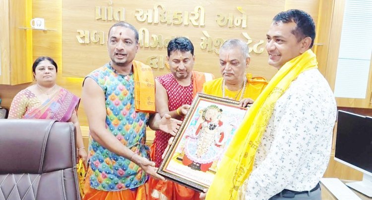દ્વારકા જિલ્લા પ્રાંત અધિકારીની બદલી થતાં વિદાયમાન અપાયું