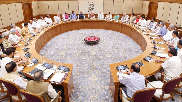 વિદેશ પ્રવાસેથી પરત આવતાની સાથે જ વડાપ્રધાને તાકિદની બેઠક બોલાવી