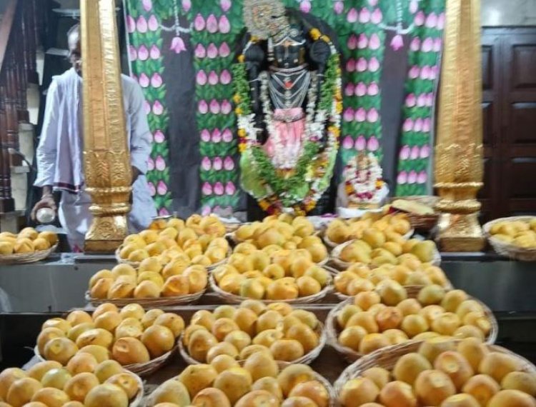 બેટ દ્વારકાના દ્વારકાધીશ મંદિરે અધિક એકાદશીએ આંબા મનોરથ યોજાયો