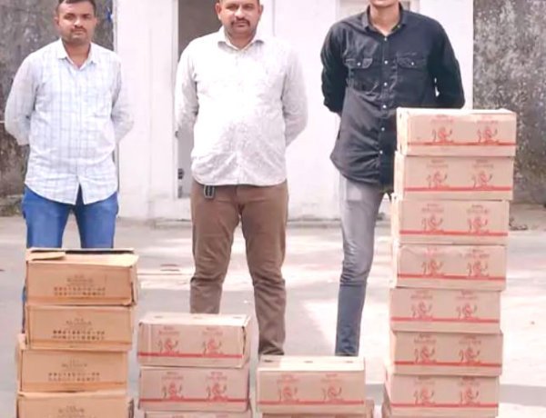 જૂનાગઢનાં દોલતપરા સ્થિત રહેણાંક મકાનમાં પોલીસ ત્રાટકી : રૂા. 1.68 લાખનો વિદેશી દારૂ ઝડપાયો