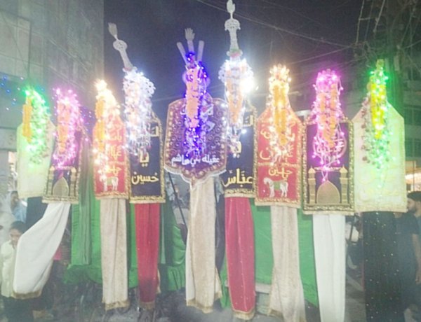 ગત રાત્રે  કોમી એકતા, શાંતિના સંદેશા સાથે જૂનાગઢ શહેરમાં અલમ શરીફનું ઝુલુસ નીકળ્યું : હજારો શ્રધ્ધાળુઓએ શહીદોને શ્રધ્ધાંજલી અર્પણ કરી
