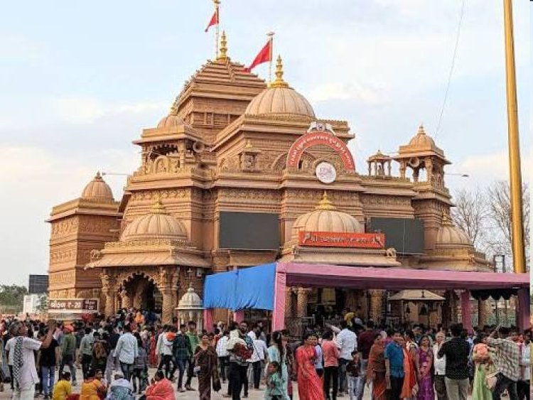 શ્રીકષ્ટભંજનદેવ હનુમાનજી મંદિર-સાળંગપુર સ્પષ્ટતા : કોપીરાઇટ માત્ર ‘કિંગ ઑફ સાળંગપુર’ની મૂર્તિની સુરક્ષા માટે છે, હનુમાનજી તો સૌના છે.