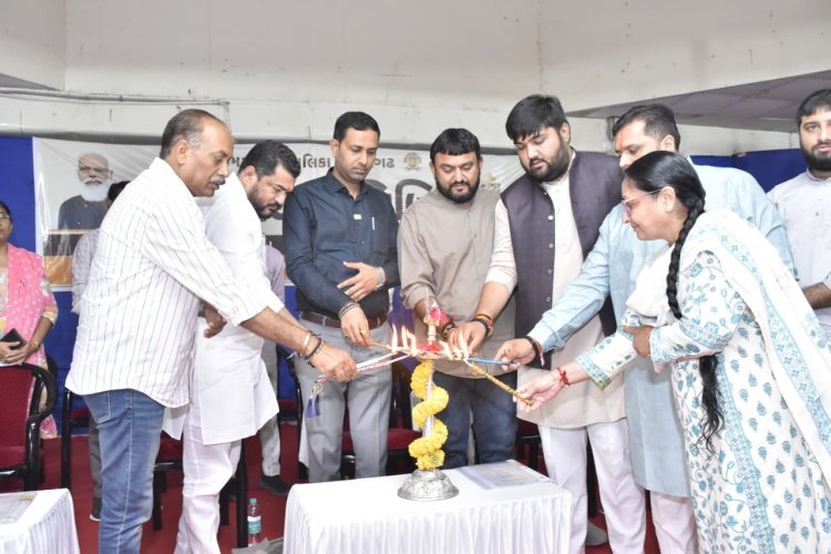 જૂનાગઢ ખાતે ઉર્જા રાજ્યમંત્રી કૌશિકભાઈ વેકરિયાની પ્રેરક ઉપસ્થિતિમાં  જન કલ્યાણ શિબિર અને જિલ્લા કક્ષાના પીએમસ્વનિધિ મહોત્સવ યોજાયો