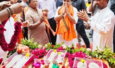 રથયાત્રા મહોત્સવમાં હર્ષ સંઘવીએ સારસપુરના બાલા હનુમાનજી મંદિરે ચરણ પાદુકાનું પૂજન કર્યું