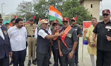 દ્વારકામાં 26 જુલાઈએ માજી સૈનિકો-NCC દ્વારા શહીદોને શ્રદ્ધાંજલિ અર્પણ કરવામાં આવી