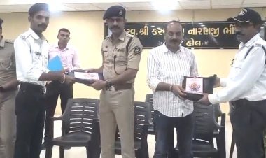 ટ્રાફીક બ્રીગેડનાં જવાનો પોતાની ફરજ જવાબદારી પૂર્વક નિભાવે : જીલ્લા પોલીસ વડા ઓડેદરા