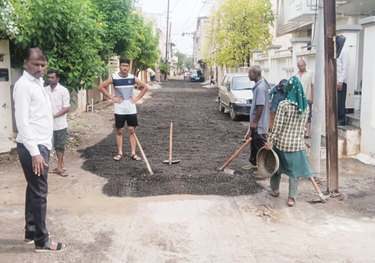 નાક કપાયા પછી, જૂનાગઢ મનપા તંત્ર કુંભકર્ણની નિંદ્રામાંથી જાગ્યું..! જૂનાગઢ શહેરનાં માર્ગોની મરામત માટે યુધ્ધનાં ધોરણે કામગીરી