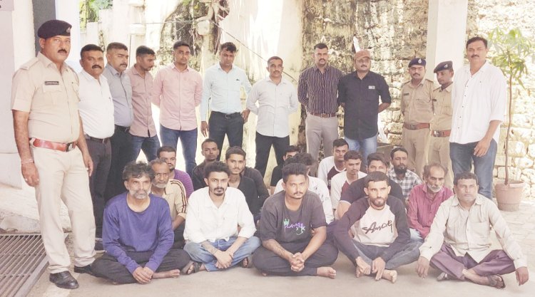 વેરાવળમાં SMCના દરોડા મામલે DIGએ એલસીબી - સીટી પોલીસના પાંચ પોલીસ અધિકારીઓને લીવ રીઝર્વમાં મુકયા