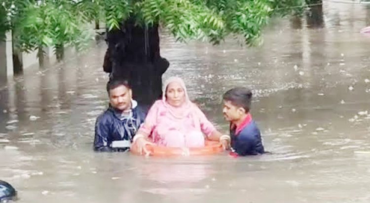 અમદાવાદ જળમગ્ન : સૈન્યની મદદ લેવાઈ