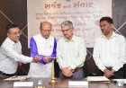 ભુજમાં ‘સર્જક સાથે સંવાદ’ કાર્યક્રમ યોજાયો, યુવાનોને સર્જનાત્મકતા અને પત્રકારત્વ અંગે માર્ગદર્શન