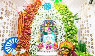 “આવ્યો પાવન શ્રાવણ માસ, પાયો મેને શ્રી ચરણમે વાસ” શ્રાવણ માસ અંતર્ગત શનિવાર અને સ્વતંત્રતા દિવસના અવસરે દાદાને ત્રિરંગાની ડિઝાઈનવાળા વાઘા અને ત્રિરંગાથીમનો શણગાર