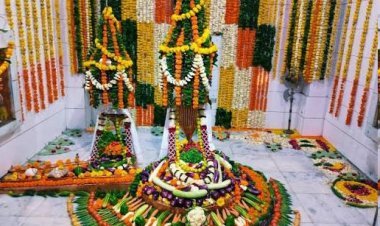 મનતું શંકર, ભજીલે...મનતું  શંકર ભજીલે; જૂનાગઢ શહેરમાં આવેલા શિવ મંદિરોમાં હર..હર.. મહાદેવનો જયઘોષ ગુંજી ઉઠયો
