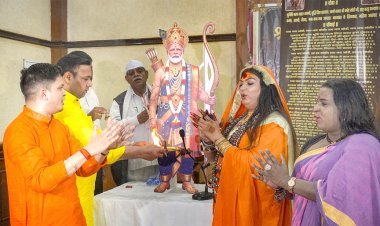 દિલ્હીમાં વડાપ્રધાન મોદીને ભગવાન ગણાવી પૂજા કરવામાં આવી 