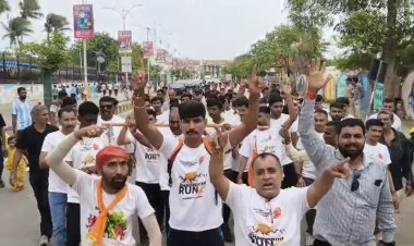 પવિત્ર શ્રાવણ માસમાં ખરેડીનાં પ૦થી વધુ યુવાનોની સોમનાથ સુધી યાત્રા યોજાઈ