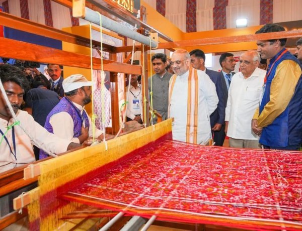 12મા નેશનલ હેન્ડલૂમ ડે નિમિત્તે ગુજરાતની વણાટકળાને વૈશ્વિક ઓળખ, 12 હજારથી વધુ વણકરોને મળ્યો સહારો