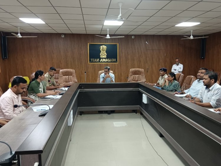 જૂનાગઢ જિલ્લામાં "હર ઘર તિરંગા" અને "વિભાજન વિભીષિકા સ્મૃતિ દિવસ"ની ઉજવણીના આયોજન સંદર્ભે કલેકટર યોગેશ ચૈાધરીની અધ્યક્ષતામાં યોજાઈ  બેઠક
