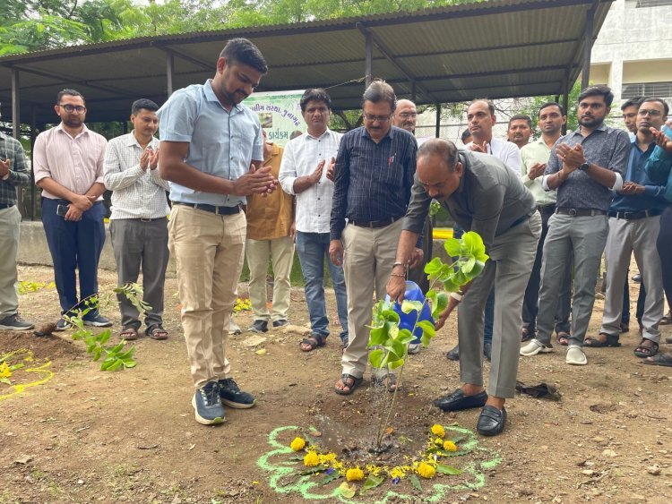 જૂનાગઢ જિલ્લાની ઔદ્યોગિક તાલીમ સંસ્થાઓ ખાતે વૃક્ષારોપણ કાર્યક્રમ યોજાયો