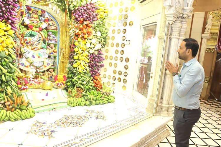 ગુજરાત રાજ્યમંત્રી કૌશિકભાઈ વેકરિયાએ શ્રી કષ્ટભંજનદેવ દાદાના દર્શન કરી ધન્યતા અનુભવી