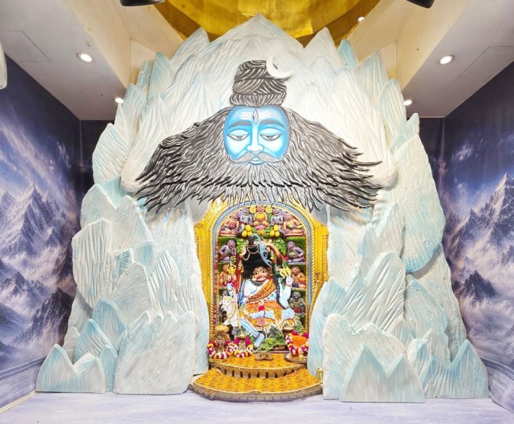 શ્રાવણ માસ મહોત્સવ અંતર્ગત શ્રીકષ્ટભંજનદેવ મંદિરના ગર્ભગૃહમાં હિમાલય થીમ આધારિત શિવસ્વરૂપ શણગાર કરાયો