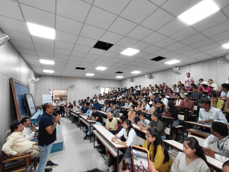 જૂનાગઢમાં ‘ખેલો ઈન્ડિયા સંવાદ’ યોજાયો, યુવાનો અને ખેલાડીઓ વચ્ચે સીધો સંવાદ