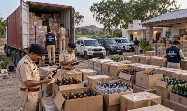 ભેંસાણ તાલુકાના ઉમરાળી નજીક ફાર્મ હાઉસ પર સ્ટેટ મોનીટરીંગ સેલનો દરોડો - રૂા.૧.રર કરોડનો દારૂ-બીયર ઝડપાયો