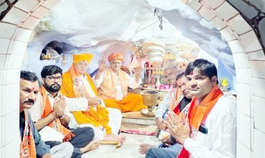 ઉપલા દાતારની ધામિર્ક જગ્યામાં ધૂનડાના સંત શ્રી જયંતીરામ બાપાએ ભાવપૂર્વક દર્શન કરી ધન્યતા અનુભવી