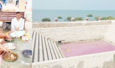 શ્રાદ્ધપક્ષમાં દ્વારકાના ગોમતી ઘાટે પિતૃતર્પણ માટે ભાવિકોનો ધસારો