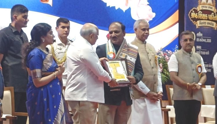 ગુજરાત રાજ્યના શ્રેષ્ઠ શિક્ષક પારિતોષિક અંતર્ગત મેંદરડા તાલુકાના શિક્ષક બહાદુરસિંહ વાળા સન્માનિત થયા