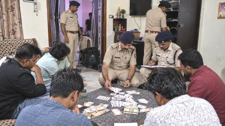 જૂનાગઢ પંથકમાં જુગાર દરોડા : ર૦ શખ્સો ઝડપાયા