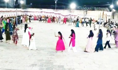 જૂનાગઢમાં પ્રાચીન અર્વાચીન ગરબીઓમાં રંગ જામ્યો, લુહાર સમાજ દ્વારા નવરાત્રી રાસોત્સવમાં બહેનો ગરબે ઘૂમી કરી રહી છે માતાજીની આરાધના