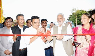 ન્યાય અને સુશાસનનો સેતુ : વ્યાજખોરો અને ભૂમાફિયાઓને ભોં ભીંતર કરવા સરકાર સંકલ્પબદ્ધ, સાવચેતી એ જ સતર્ક-સુરક્ષા : નાયબ મુખ્યમંત્રી હર્ષ સંઘવી