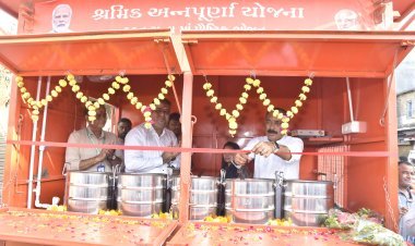 જૂનાગઢના કાળવા ચોકમાં શ્રમિક અન્નપૂર્ણા યોજનાનો પ્રારંભ, બાંધકામ શ્રમિકો અને પરિવારજનોને માત્ર રૂ.5માં મળશે પૌષ્ટિક ભોજન