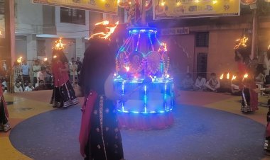 જૂનાગઢની પ્રાચીન વણઝારી ચોક ગરબી મંડળની બાળાઓના સળગતી ઈંઢોણી અને ભુવા રાસની રમઝટ