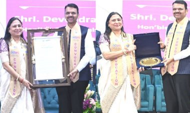 ડો. પ્રીતિ અદાણીના અધ્યક્ષપદે યોજાયેલા અદાણી ઇન્સ્ટિટ્યૂટ ઓફ હાયર એજ્યુકેશન એન્ડ રિસર્ચના પદવીદાન સમારોહમાં મહારાષ્ટ્રના મુખ્યમંત્રી ફડણવીસને માનદ ડી.લિટ્સની પદવી  એનાયત