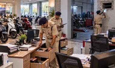 જૂનાગઢમાં હોન્ડા કંપનીના શો રૂમમાંથી રૂા.૭૯૯૦૦ની ચોરી - ૩ અજાણ્યા શખ્સો વિરૂધ્ધ ફરીયાદ