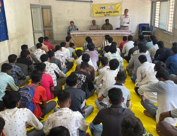 જૂનાગઢ ITIમાં નશામુક્તિ જાગૃતિ સેમિનાર યોજાયો, યુવાનોને વ્યસનથી દૂર રહી ઉજ્જવળ ભવિષ્ય ઘડવા અપીલ