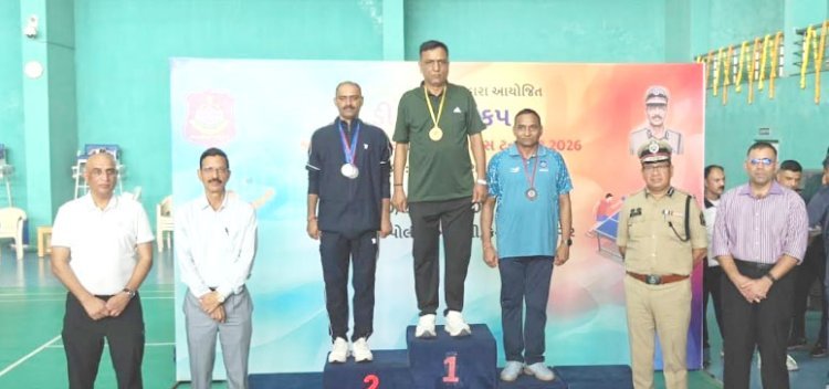 ગીર સોમનાથ પોલીસ માટે ગૌરવની ક્ષણ ડીવાયએસપી ચેતન ખટાણાએ ડીજીપી કપ-૨૦૨૬માં ટેબલ ટેનિસમાં ગોલ્ડ મેડલ મેળવ્યો - અભિનંદનની વર્ષા