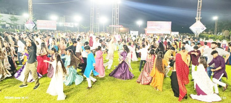 જૂનાગઢમાં મધુવન પાર્ટી પ્લોટ ખાતે ‘આયુષ’ હોસ્પીટલ દ્વારા વેલકમ નવરાત્રીનો ભવ્ય કાર્યક્રમ યોજાયો