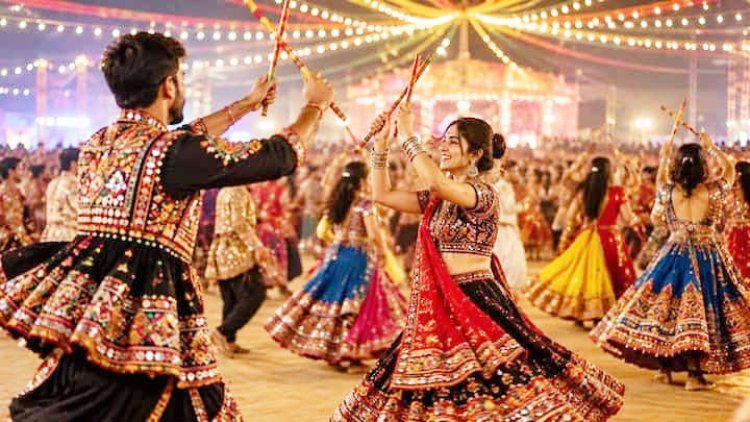 આધુનીક દાંડીયા રાસ એટલે કમાણીનો ધીકતો ધંધો