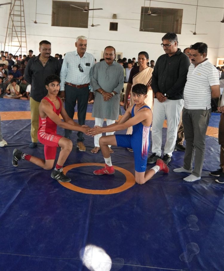 જૂનાગઢમાં રાજ્યકક્ષાની ગ્રીકો-રોમન કુસ્તી સ્પર્ધાનો પ્રારંભ, 32 જિલ્લાના 365થી વધુ ખેલાડીઓ મેદાનમાં
