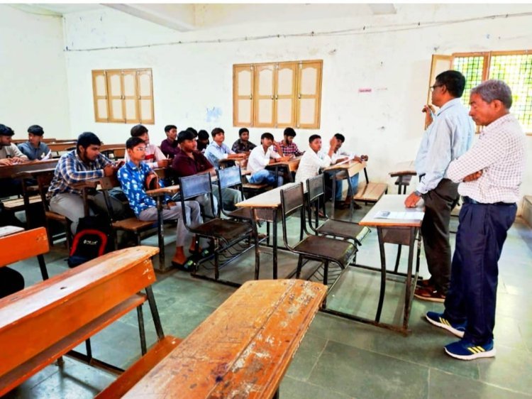 જૂનાગઢ જિલ્લાની કોલેજોમાં 18થી 19 વર્ષના યુવાનો માટે ખાસ મતદાર નોંધણી ઝુંબેશ, પ્રથમ વખતના મતદારોને જોડવા SVEEP અંતર્ગત જાગૃતિ કાર્યક્રમો